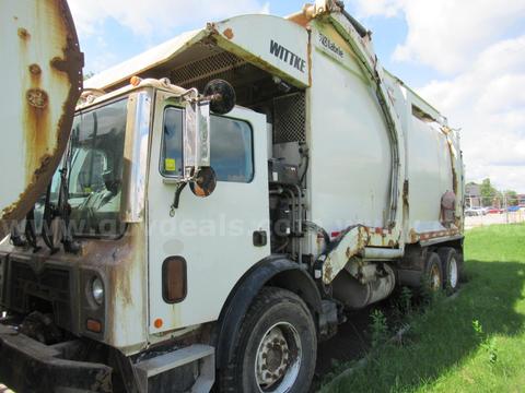 2015 Mack MRU600 Garbage Packer