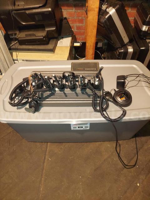 Lot of 6 Motorola HT 1250 handheld radios / chargers