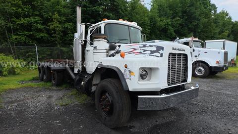 2005 Mack RD688S Tri/A Roll Off Truck