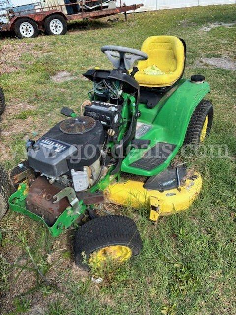 John Deere Lawn Mower GT245