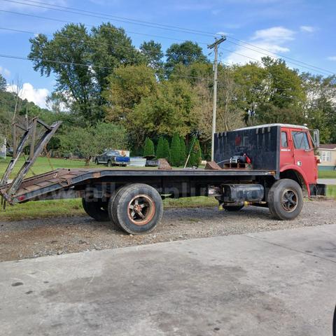 1986 INTERNATIONAL D1850 RAMP TRUCK