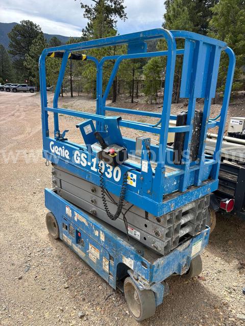 Genie GS-1930 Electric Scissor Lift, 19 Ft Platform Height,
