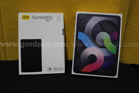 (1) Apple iPad Air 4th Gen (new) with (1) Otter Box Case