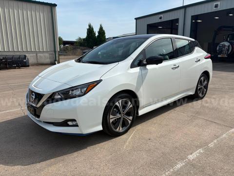 2020 Nissan Leaf Hatchback 4 dr, Electric  ***LOW MILES***