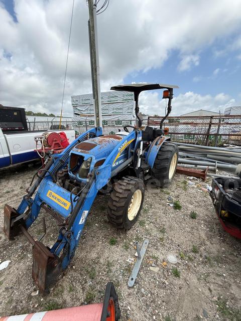 2012 NEW HOLLAND BOOMER 40 TRACTOR (8619)