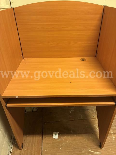 (NEW) SMALL COMPUTER DESK, LIGTWEIGHT / HOME OFFICE / HOME SCHOOL