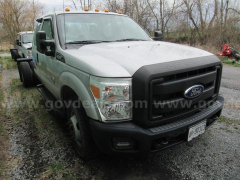 2015 Ford F-350 SD XL SuperCab Long Bed DRW 2WD