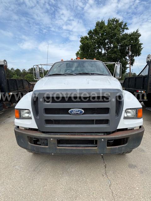 2011 Ford F-750 Diesel Crew Truck