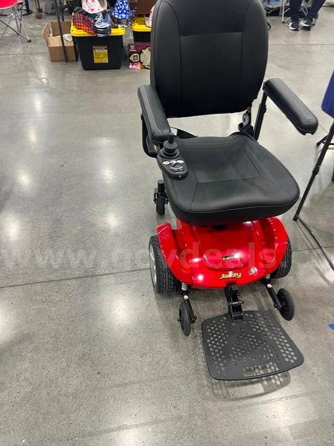 Like New Jazzy Mobility scooter/ wheelchair- demo model - Works great - no reserve