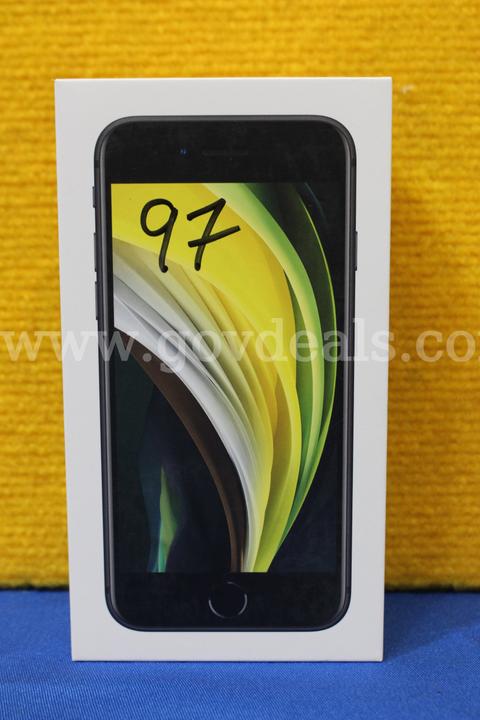 (1) Apple iPhone SE 4" 15.4.1