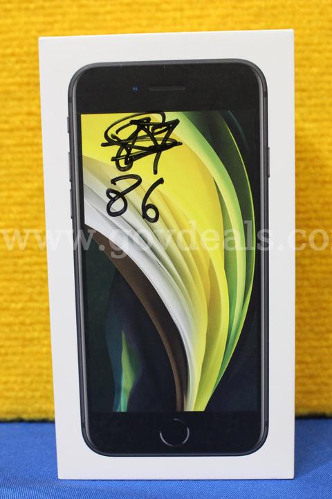 (1) Apple iPhone SE 4" 15.4.1