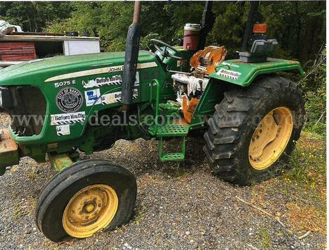 2010 John Deere 5075E Tractor