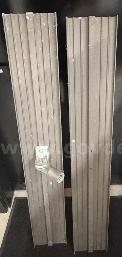 Two Magnesium Concrete Floats and 6FT. Handles