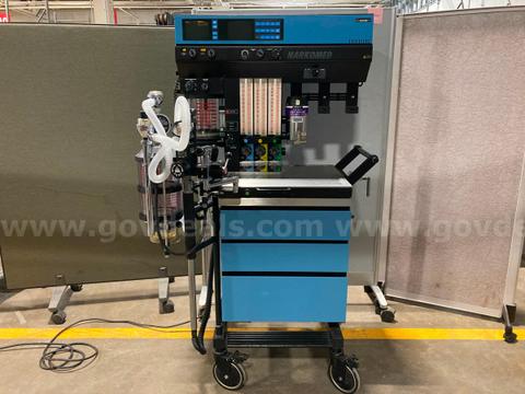 (1) Narkomed 2B Anesthesia Machine and Cart [IU028726]