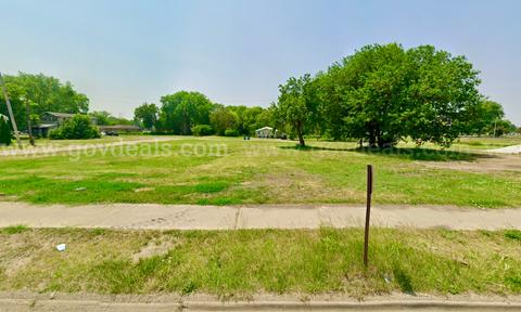 0.35 Ac Large Residential Lot in Kankaee, IL (South-West of Chicago)