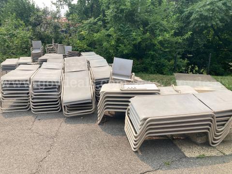 Lot of approximately 100 pool chairs and recliners