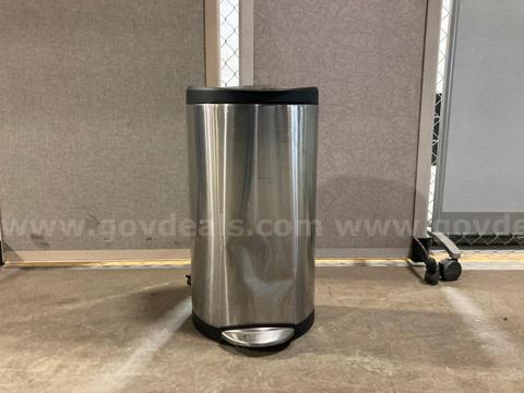 (1) Simple Human Step-On Trash Bin