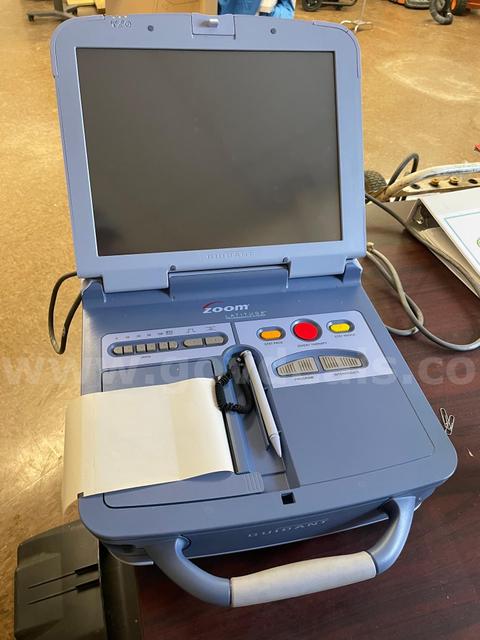 Zoom Latitude ECG Machine