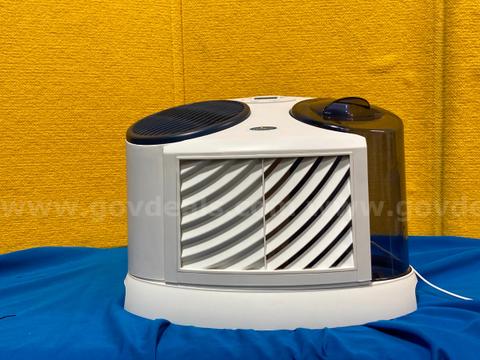 (1) Chung Mei Table-Top Humidifier