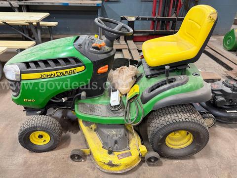 John Deere D140 Lawn Tractor - Bad Engine