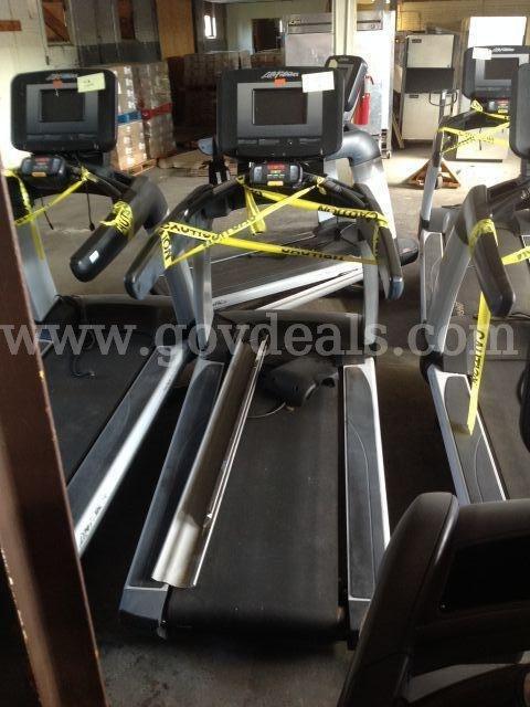 Life Fitness Mdl 95TS-DOMLX-0107 Treadmill
