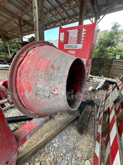 (1) USED MULTIQUIP CONCRETE MIXER