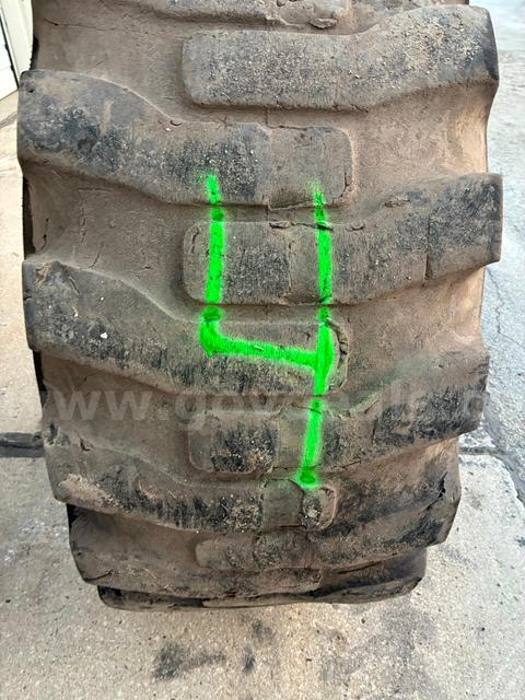 20.5-25 Loader tire #4