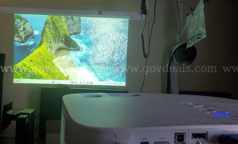 Lot of 2 NEC Display Solutions Projectors