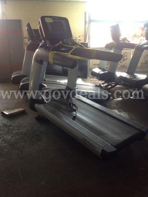 Life Fitness Mdl 95TS-DOMLX-0107 Treadmill