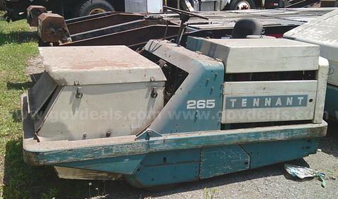 1982 Tennant Sweeper 265