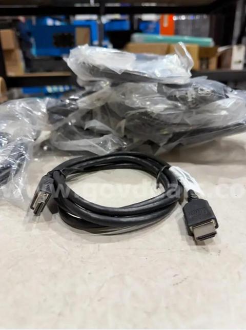 Lot of 100 HDMI to HDMI cable adapter