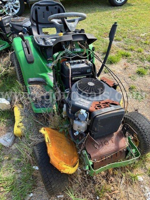 John Deere Lawn Mower GT235