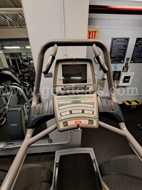 Free Motion Incline Trainer