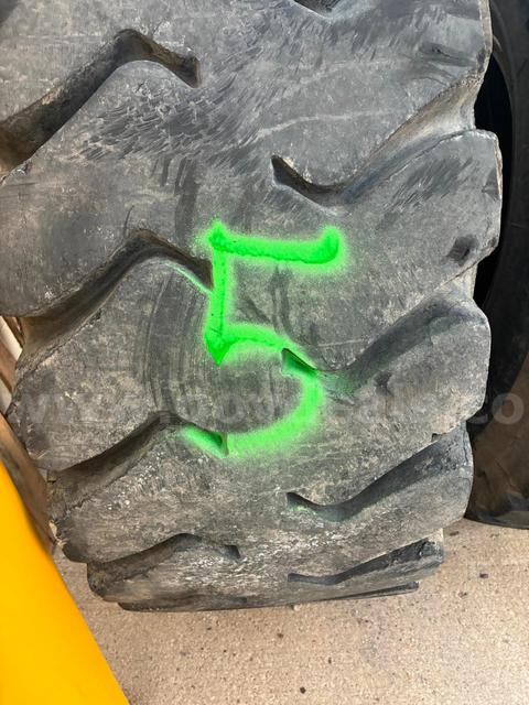 20.5-25 loader tire #5