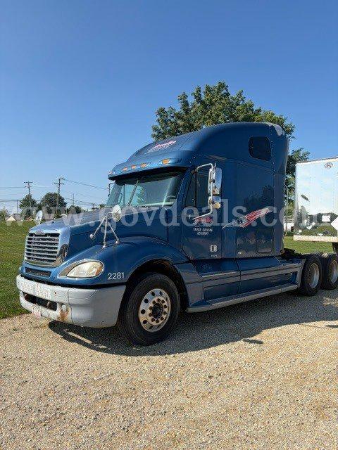 2005 Freightliner Columbia Tractor