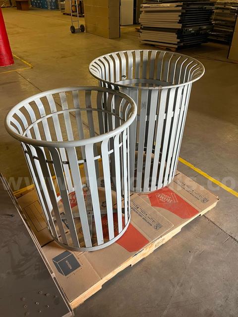 OUTDOOR SLATTED STEEL TRASH CAN
