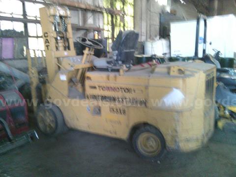 1969 CAT TOWMOTOR