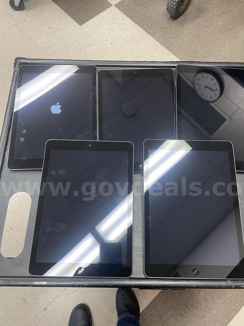 Lot of 4 iPad Air's 32gb