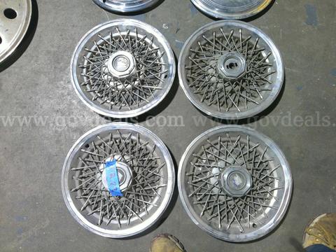 Vintage GM wire spoke Hub cap 15 inch used on buick, regal, Buik centry