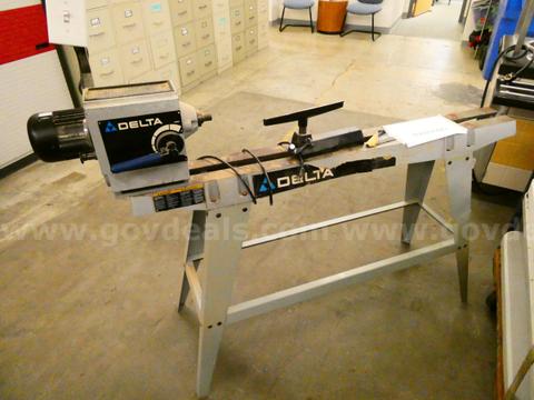 Delta 14" Wood Lathe