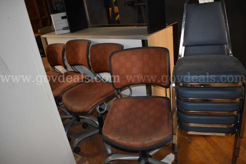 CHAIRS W/WHEELS X4