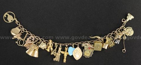 10K/14K/18K Yellow Gold Linked Design Charm Bracelet With 26 Charms, 38.6 G