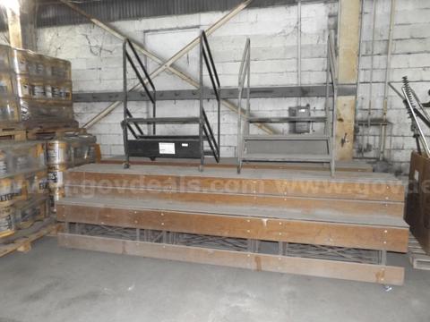 Lot - Folding Stages W/Steps