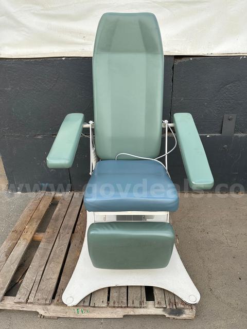 UMF Medical 8678 Power Phlebotomy Chair