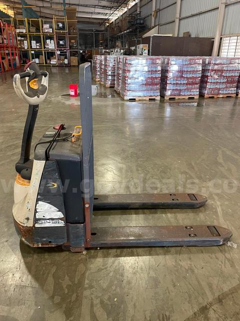 2014 CROWN ELECTRIC PALLET JACK 115hrs | T621 HADC