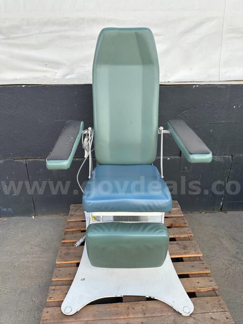 UMF Medical 8678 Power Phlebotomy Chair