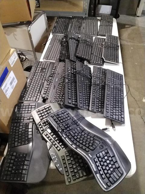 Broken Keyboard Lot (20)