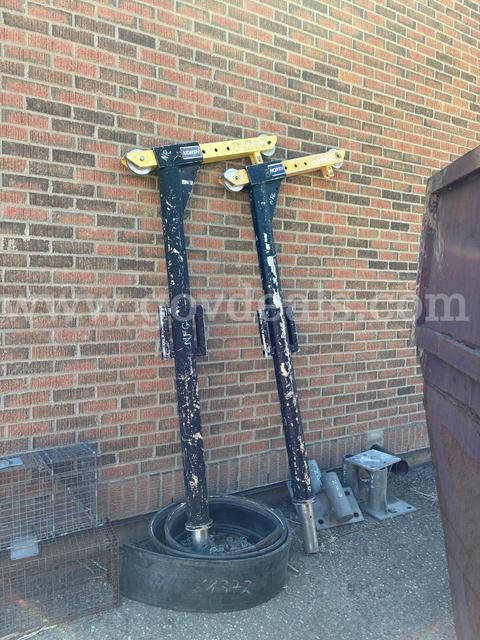 Two North Davit Arms and Bases