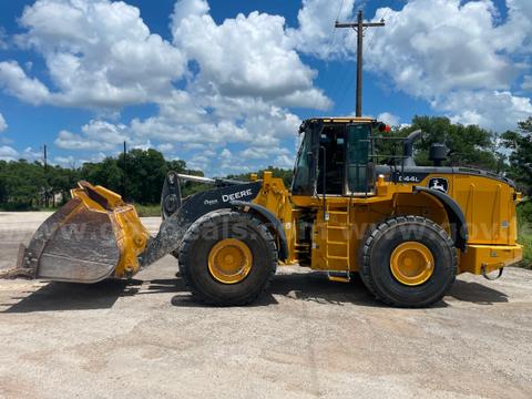 2021 John Deere 844L 4WD Articulated Wheel Loader