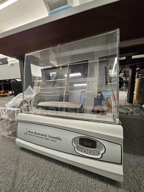 Eppendorf Excella 24 Incubator Shaker